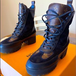 Louis Vuitton LAUREATE PLATFORM DESERT BOOT size 9